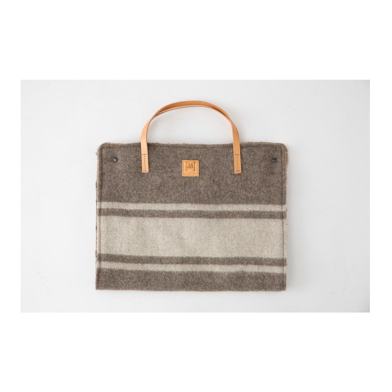 Image of 2.8 DuePuntoOtto Hunde-Reisedecke STEVE - White Recycled Wool - bei myluckydog.ch